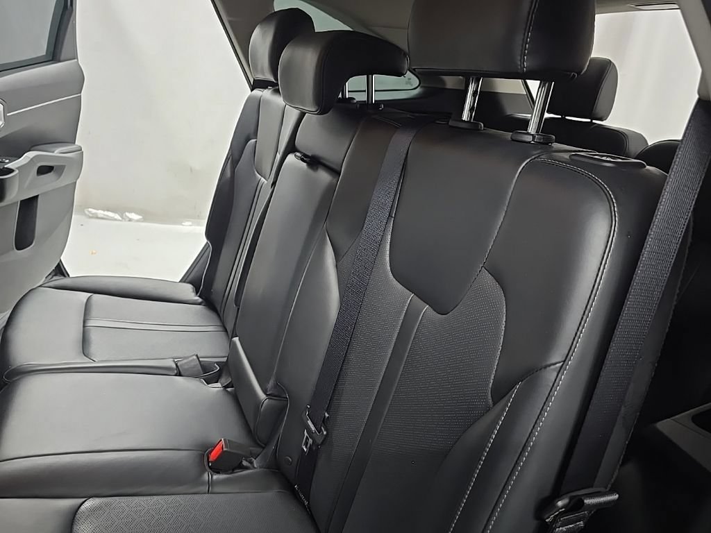 Used 2021 Kia Sorento S FWD image 18