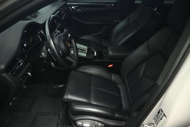 Used 2024 Porsche Macan AWD/4WD image 52