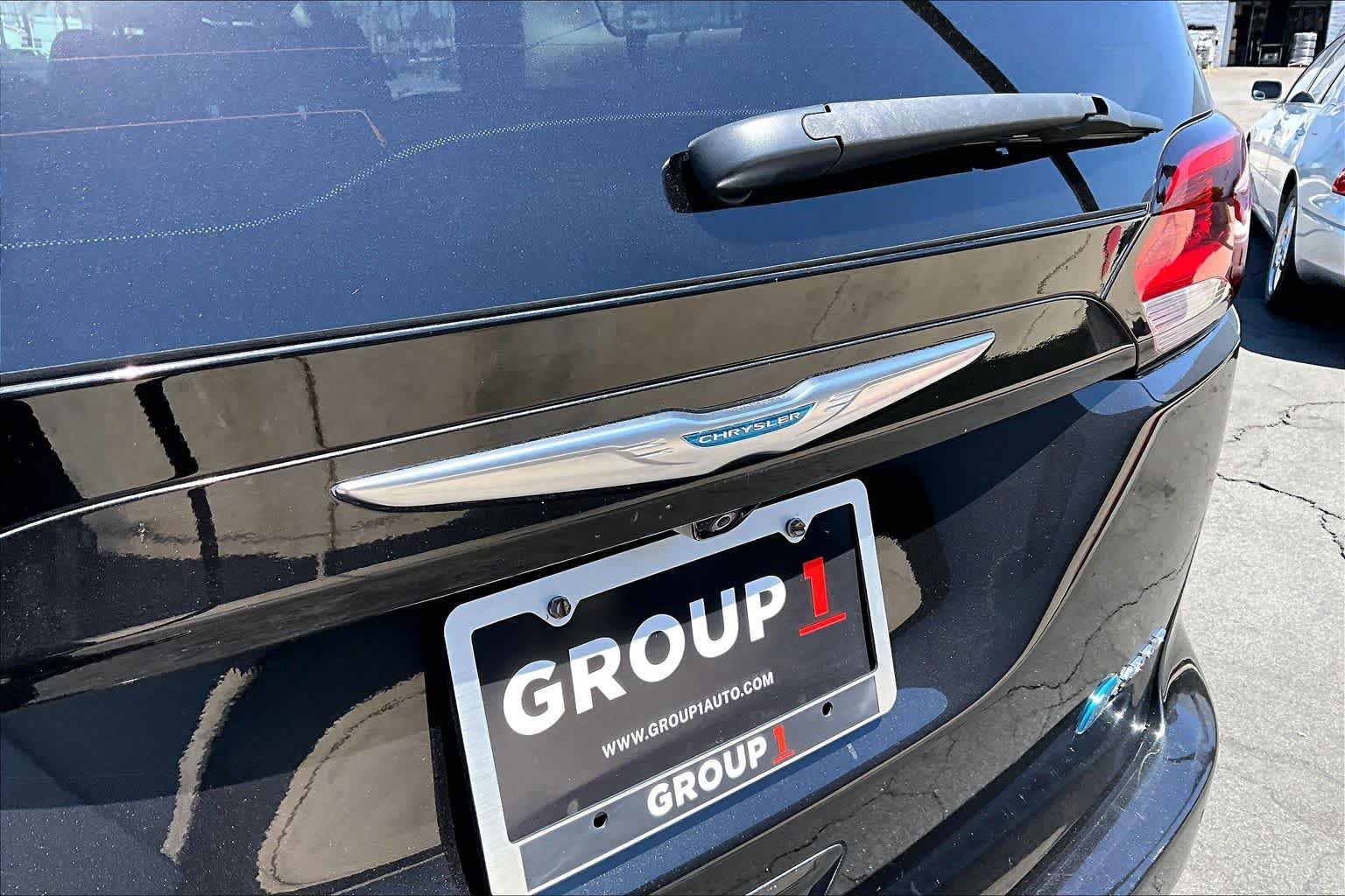 Used 2018 Chrysler Pacifica Limited w/ Advanced Safetytec Group FWD image 29
