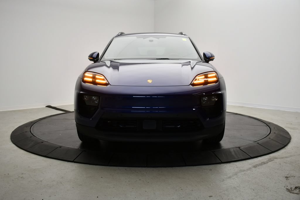 Certified 2025 Porsche Macan 4S Electric AWD/4WD image 10