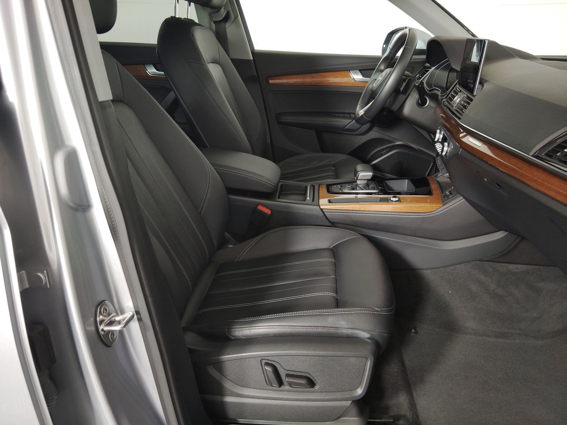 Used 2022 Audi Q5 2.0T Premium Plus w/ Premium Plus Package image 29