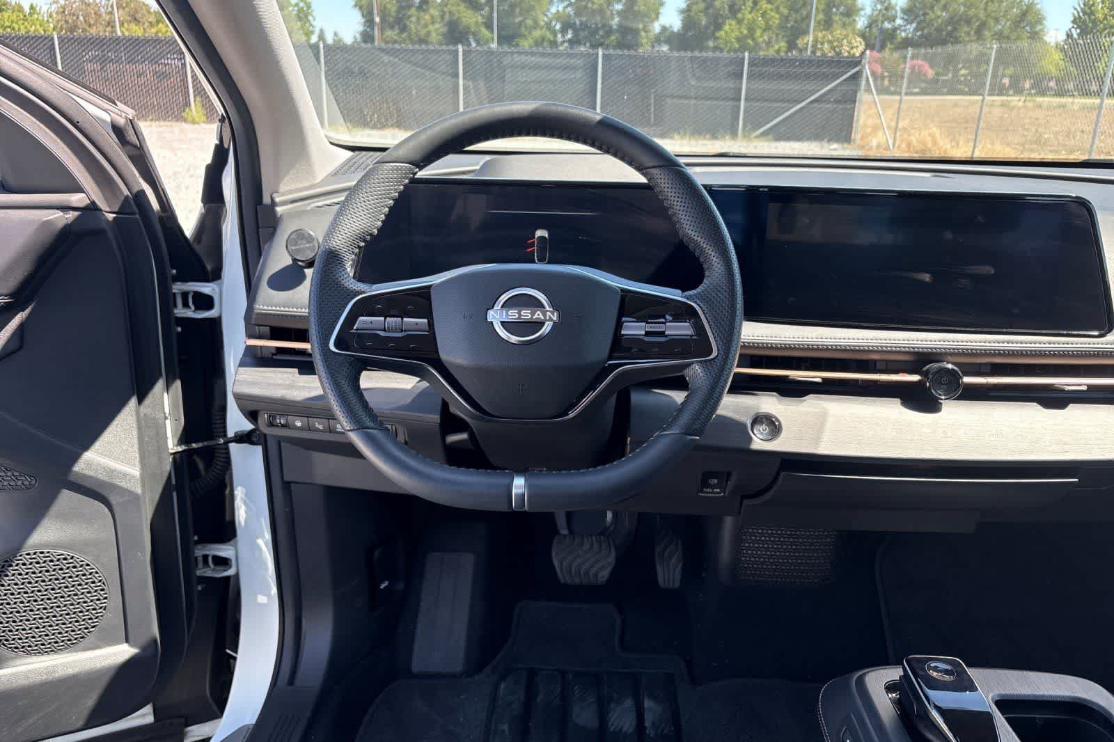 Used 2024 Nissan Ariya FWD image 16