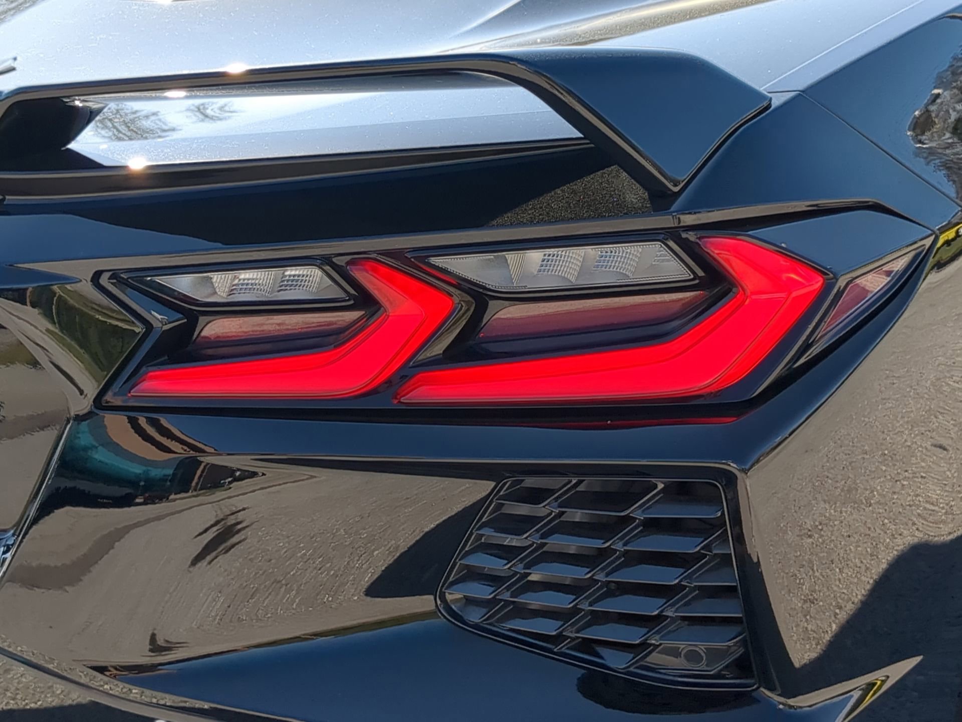 Used 2022 Chevrolet Corvette Stingray Premium Cpe w/ Z51 Performance Package image 38