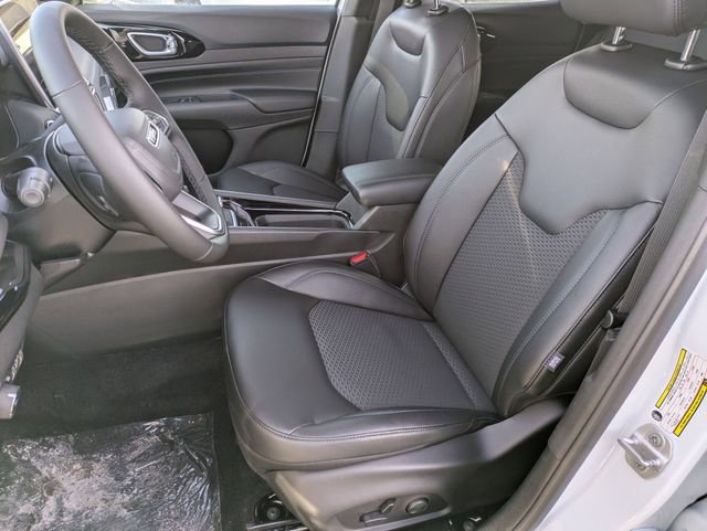 Certified 2026 Jeep Compass Latitude w/ Sun and Sound Group image 11