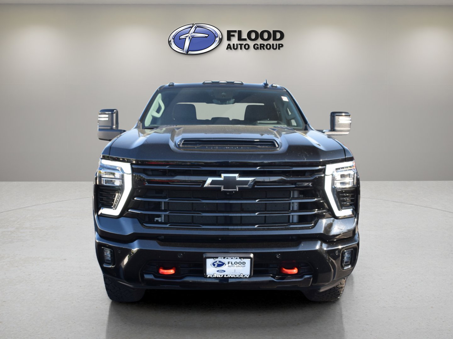 Used 2025 Chevrolet Silverado 2500 LTZ w/ LTZ Plus Package AWD/4WD image 2