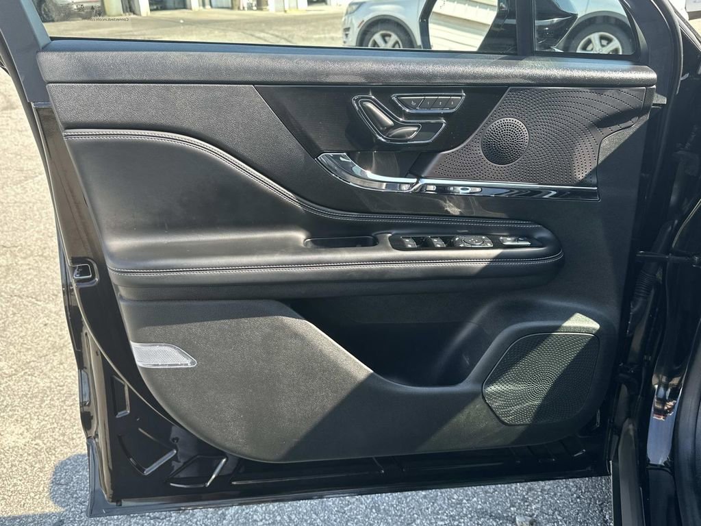 Certified 2024 Lincoln Corsair FWD w/ Equipment Group 101A image 10