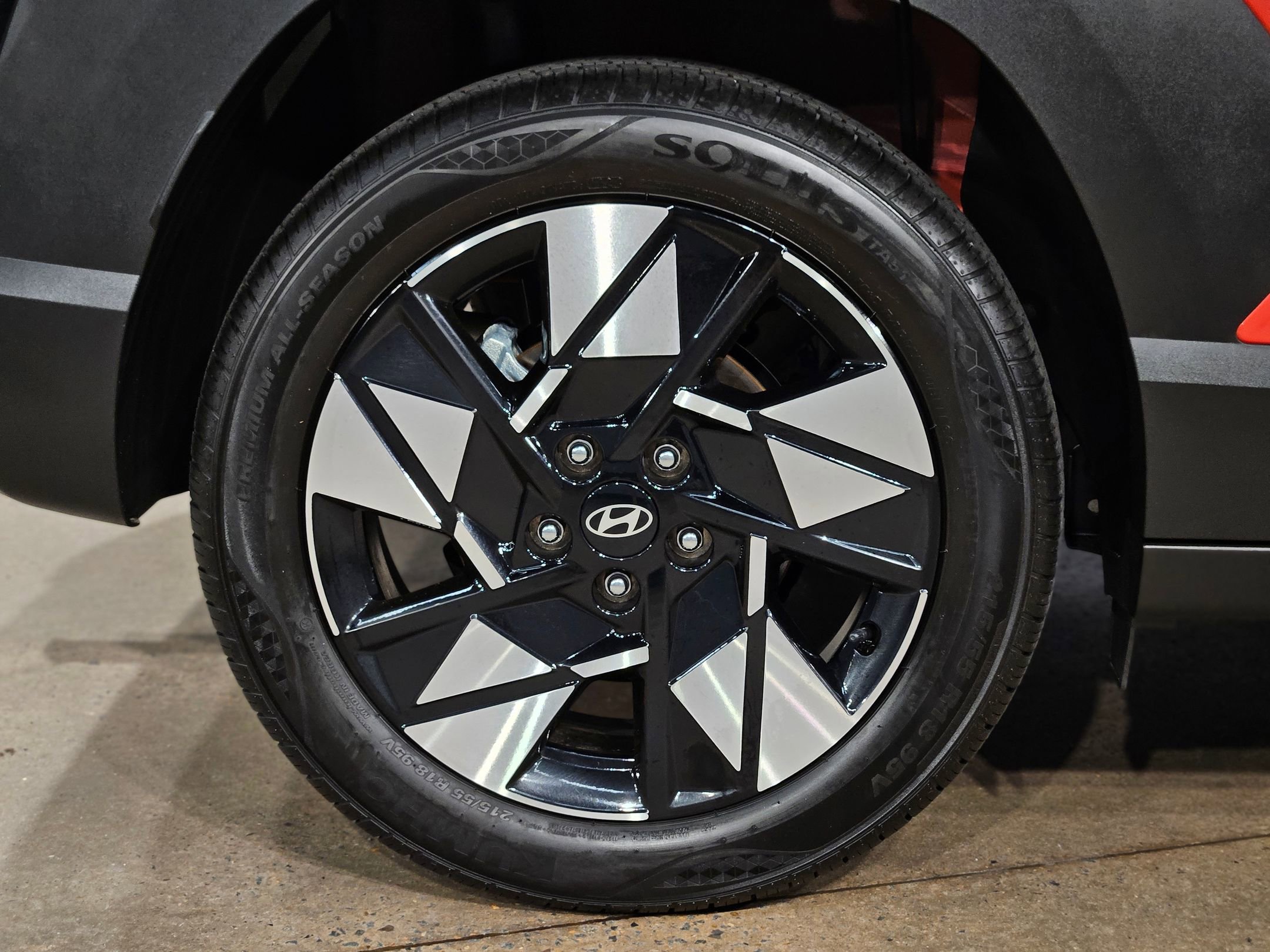 Used 2024 Hyundai Kona SEL w/ Convenience Package image 17