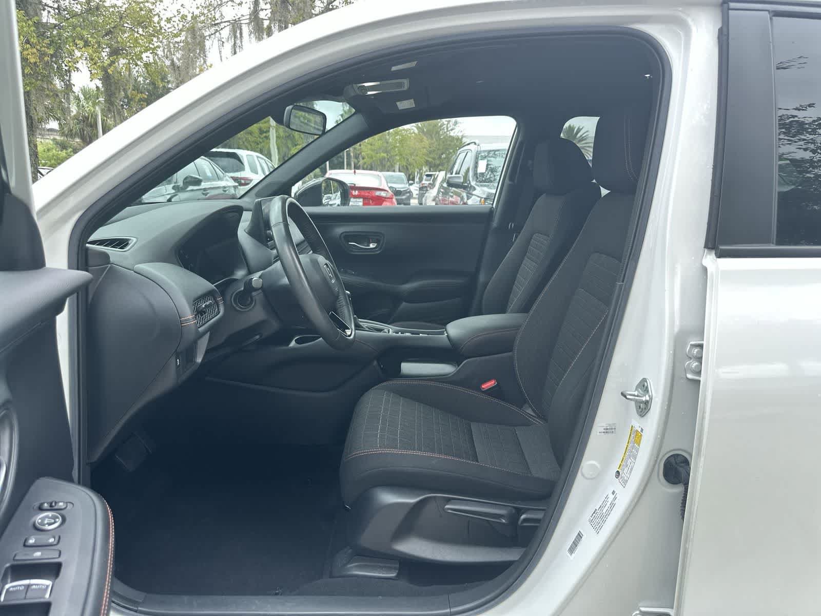 Used 2024 Honda HR-V Sport image 2