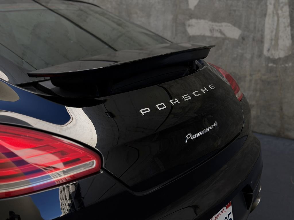 Used 2015 Porsche Panamera image 17