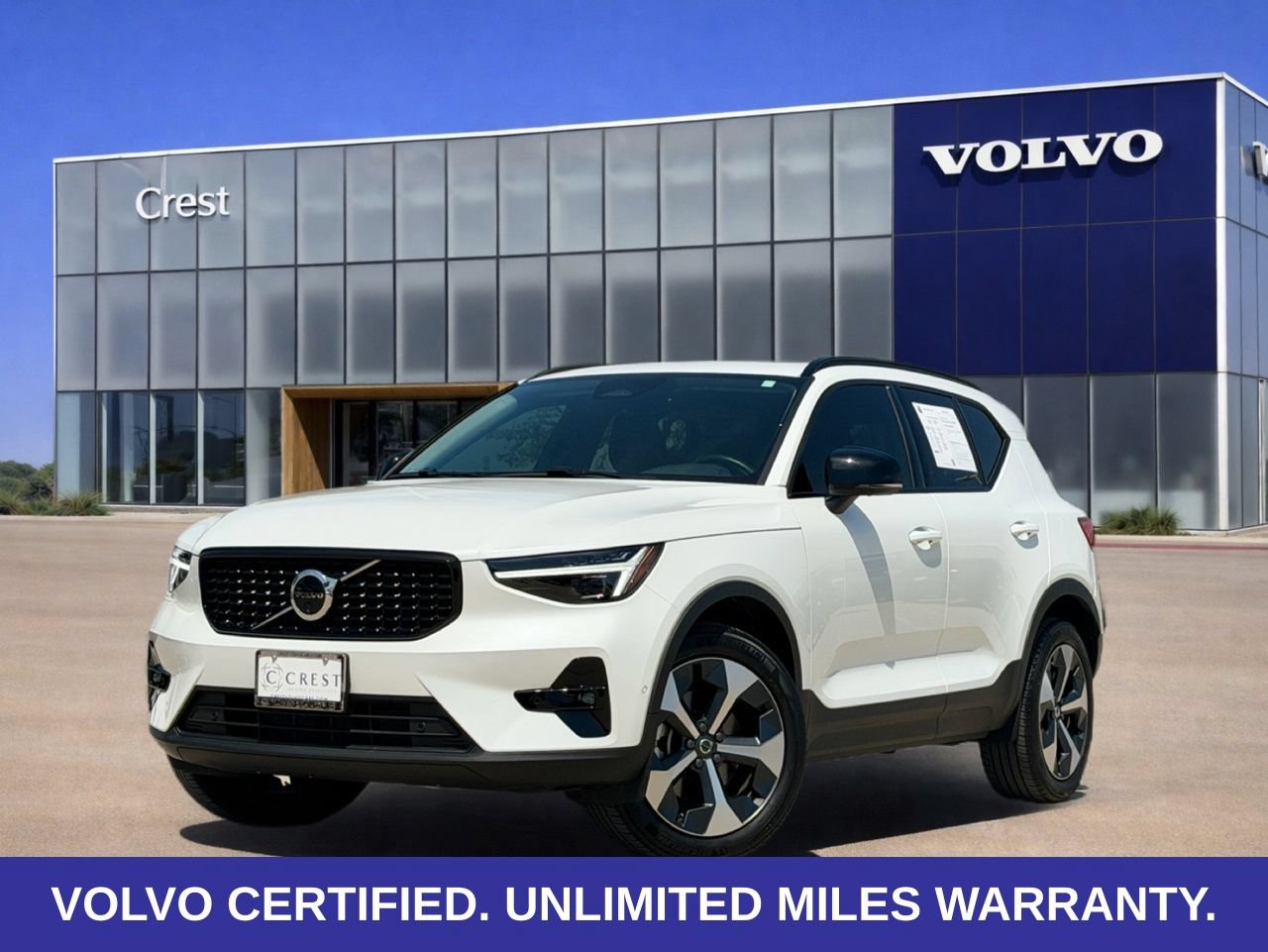 Certified 2026 Volvo XC40 B5 Plus AWD/4WD image 1
