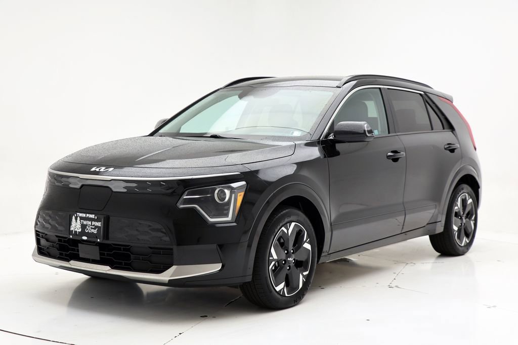 Used 2024 Kia Niro Wind w/ Wind Preserve Package FWD image 2