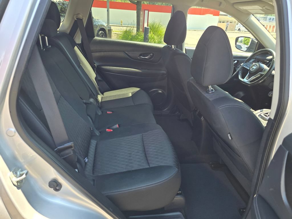 Used 2018 Nissan Rogue SV AWD/4WD image 12
