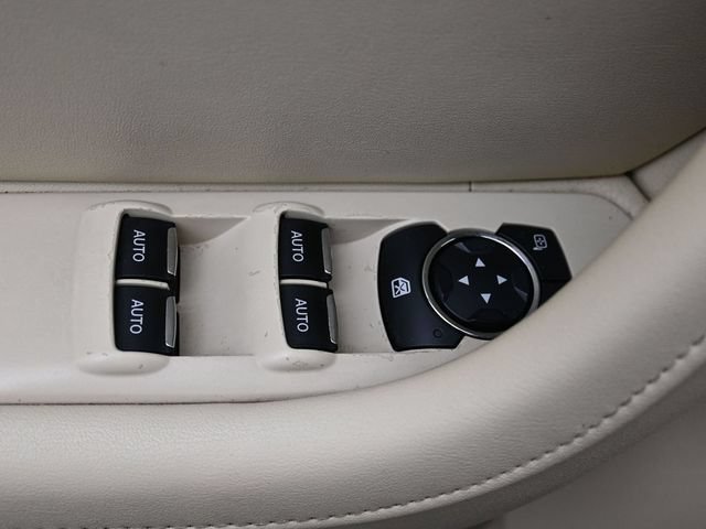 Used 2013 Lincoln MKS FWD image 13