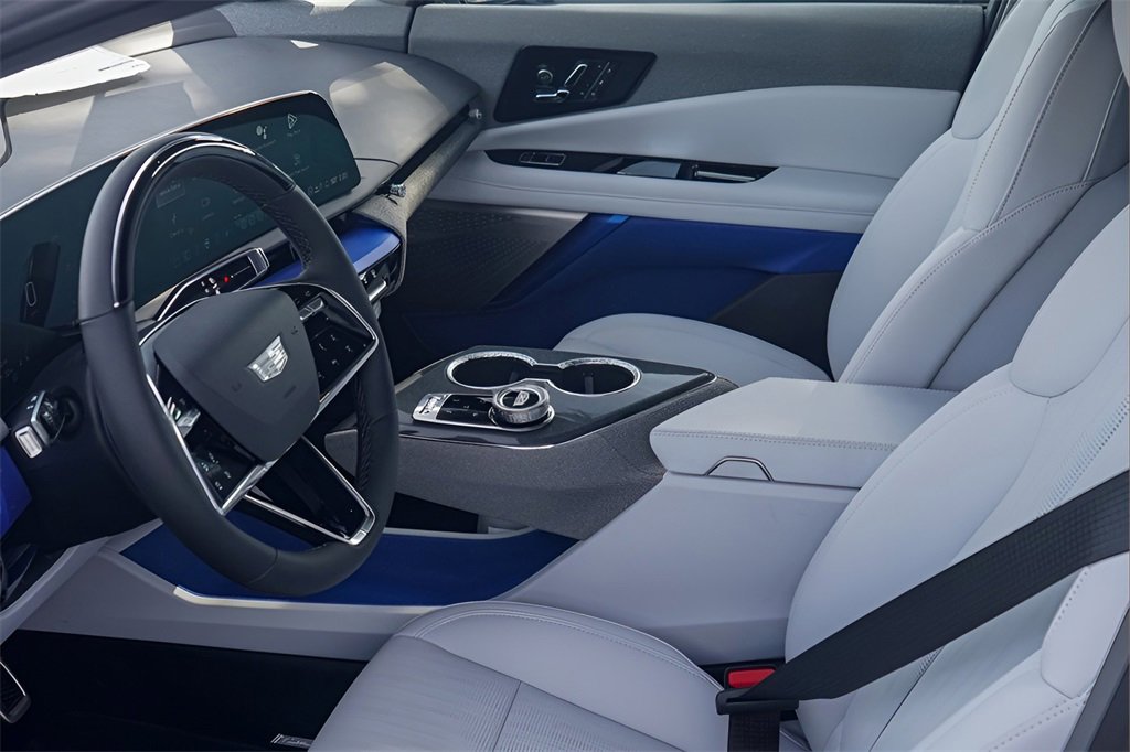 New 2026 Cadillac Optiq Sport 2 image 10