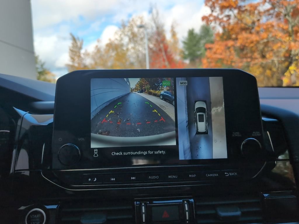 Used 2022 Nissan Pathfinder Platinum w/ Cargo Package image 28