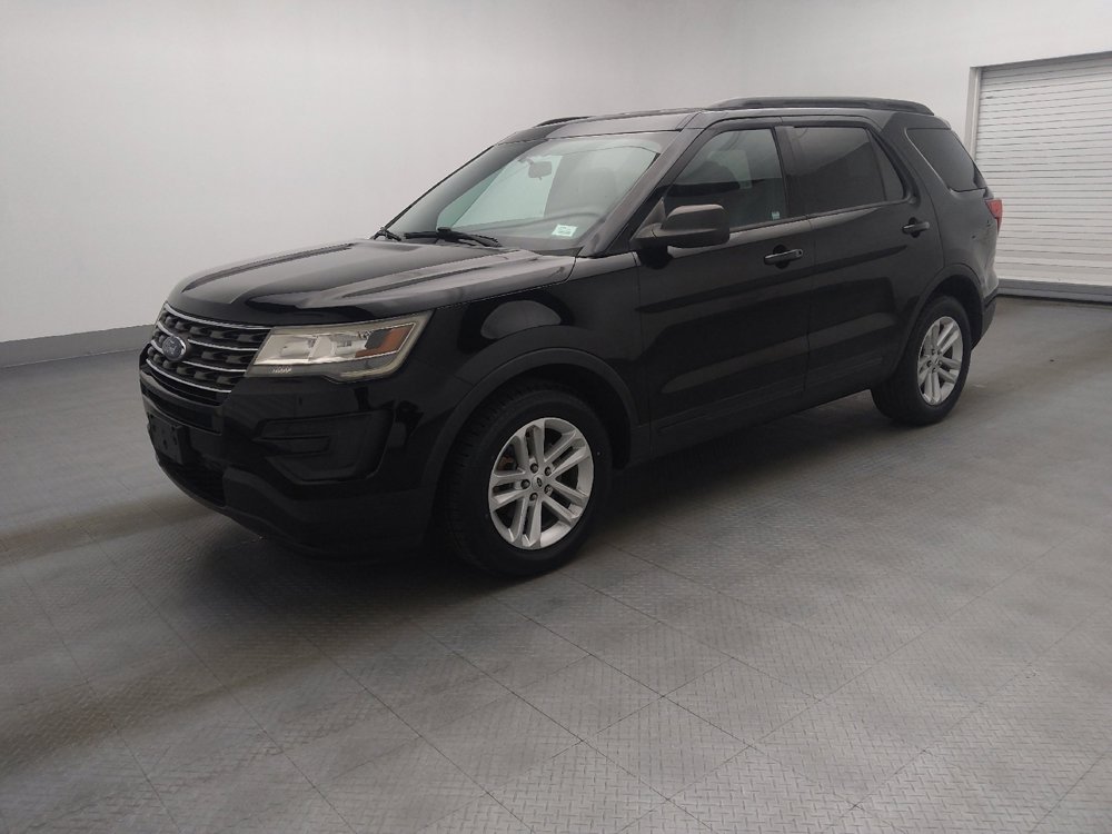 Used 2017 Ford Explorer FWD image 2