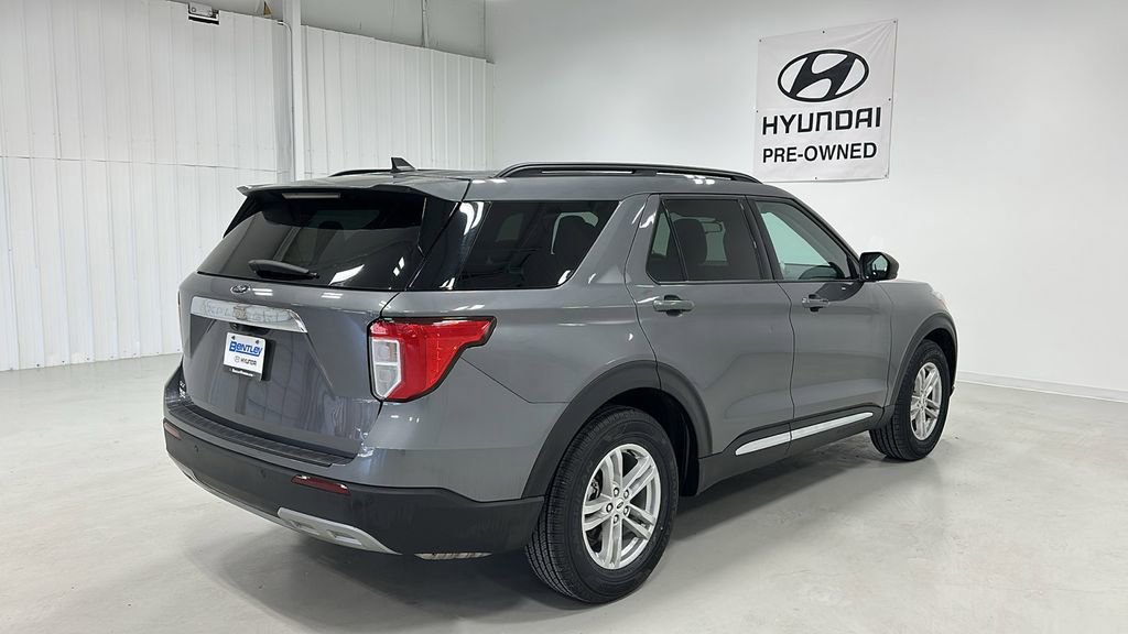 Used 2024 Ford Explorer XLT w/ Equipment Group 202A RWD image 5
