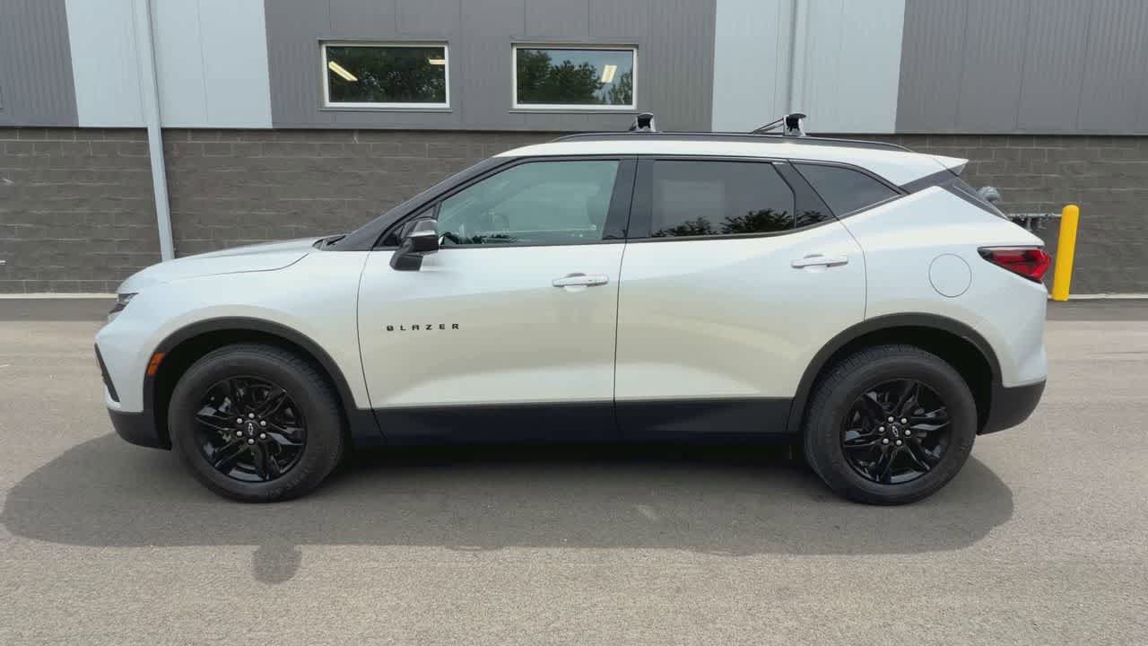 Used 2021 Chevrolet Blazer LT w/ Sound & Technology Package AWD/4WD image 5