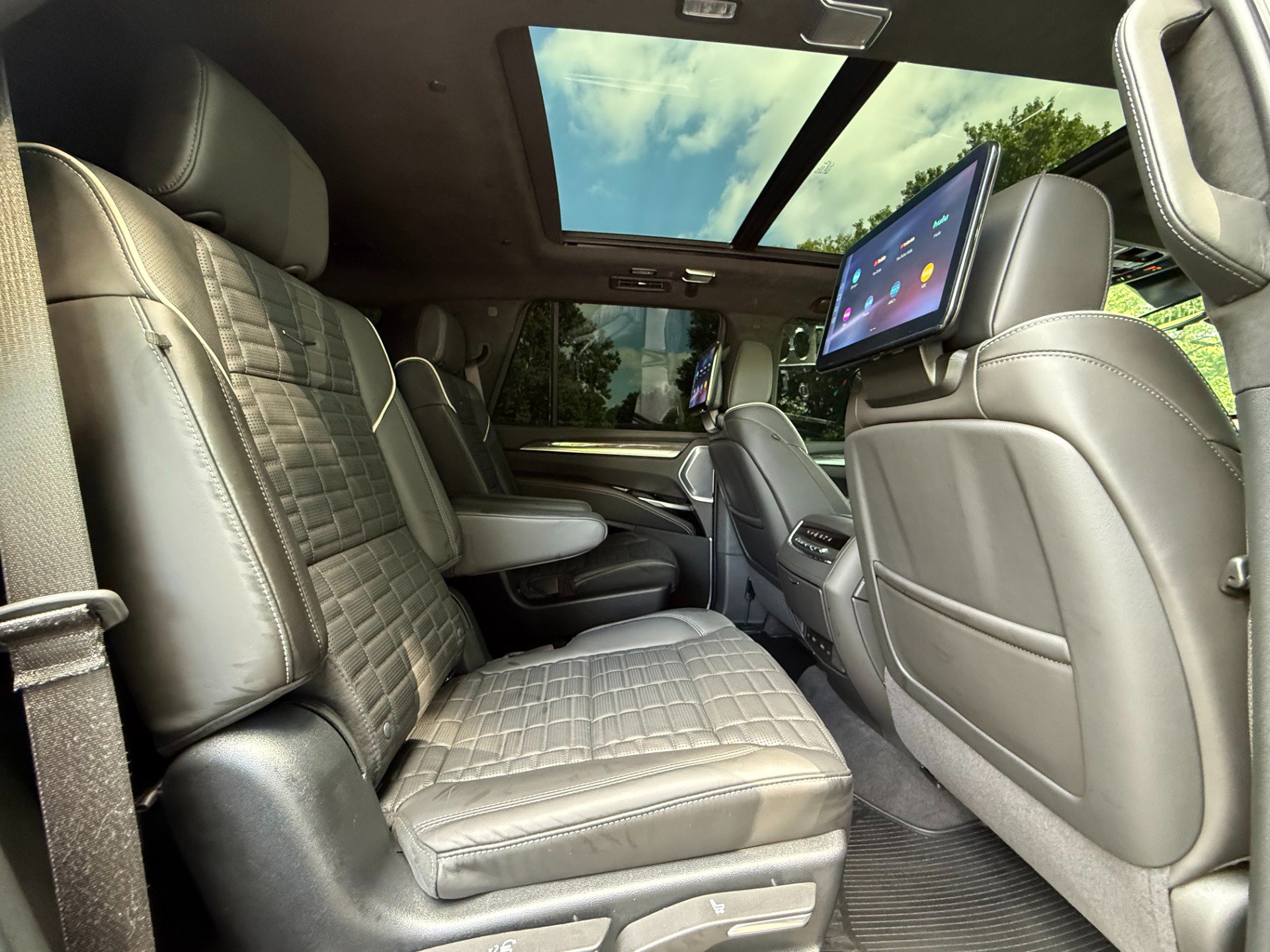 Used 2025 Cadillac Escalade V AWD/4WD image 31