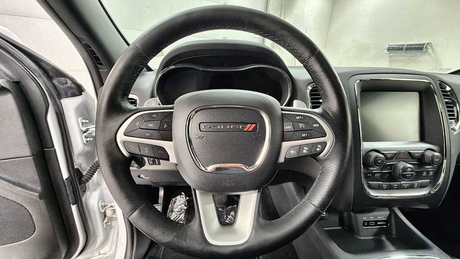 Used 2016 Dodge Durango R/T w/ Technology Group AWD/4WD image 16