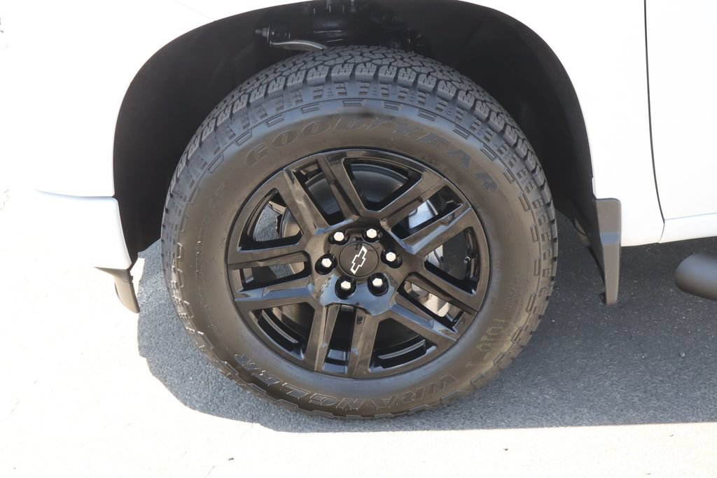 New 2026 Chevrolet Silverado 1500 Custom w/ Turbomax Blackout Package AWD/4WD image 10