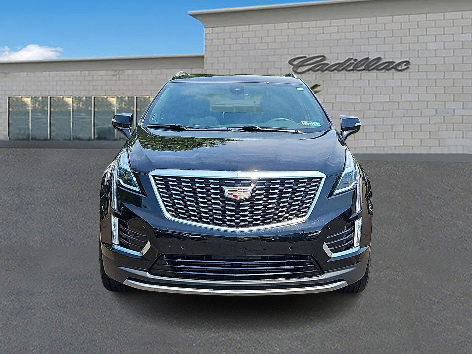 Certified 2023 Cadillac XT5 Premium Luxury FWD image 2