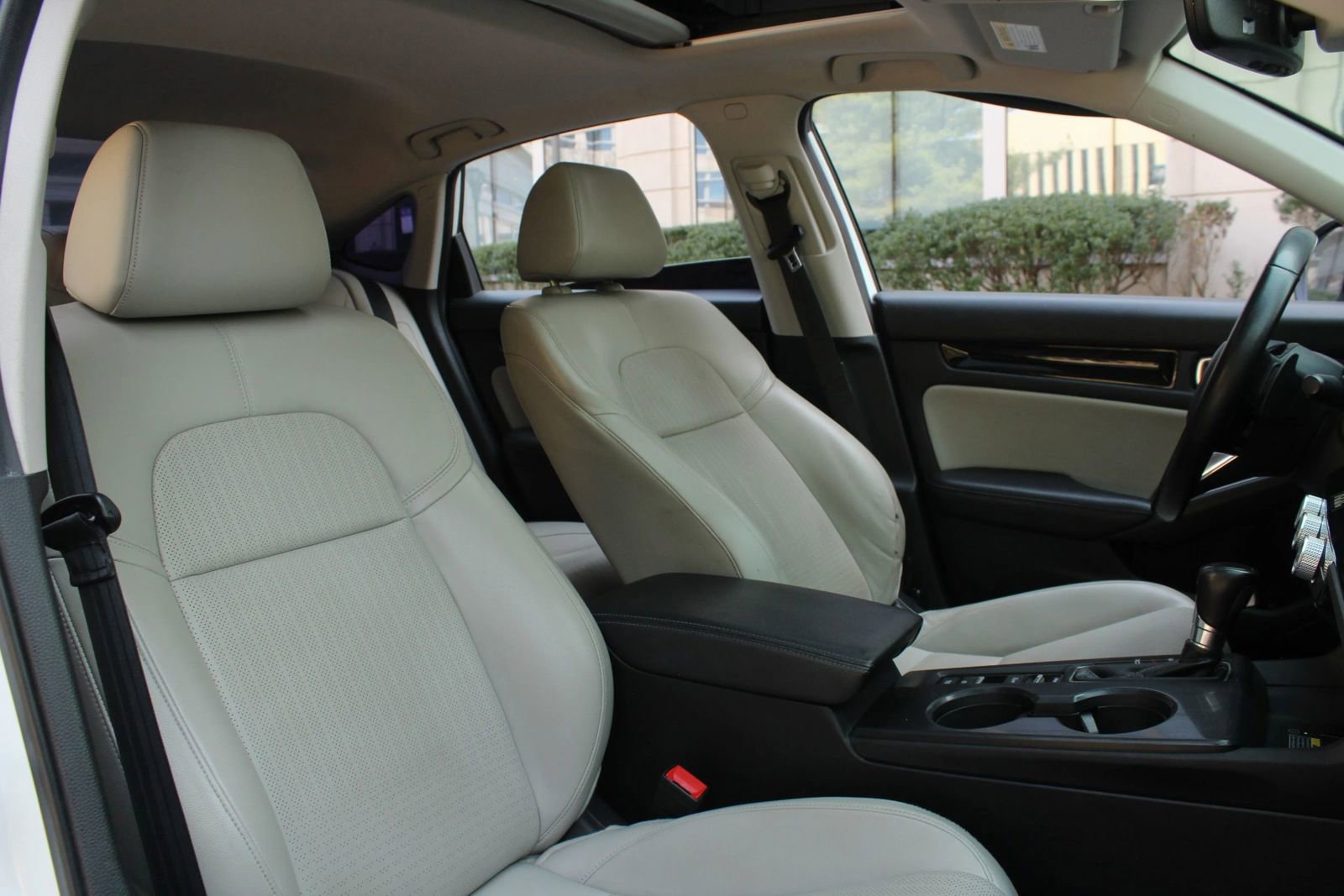 Used 2022 Honda Civic Touring image 29