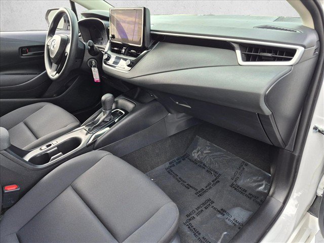 Used 2025 Toyota Corolla LE FWD image 26