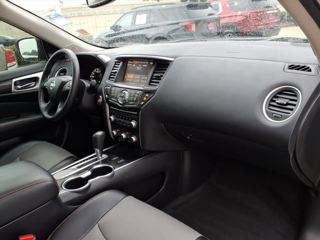 Used 2020 Nissan Pathfinder SL FWD image 17