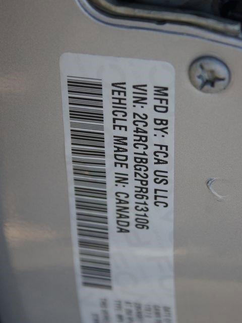 Used 2023 Chrysler Pacifica Touring-L image 25