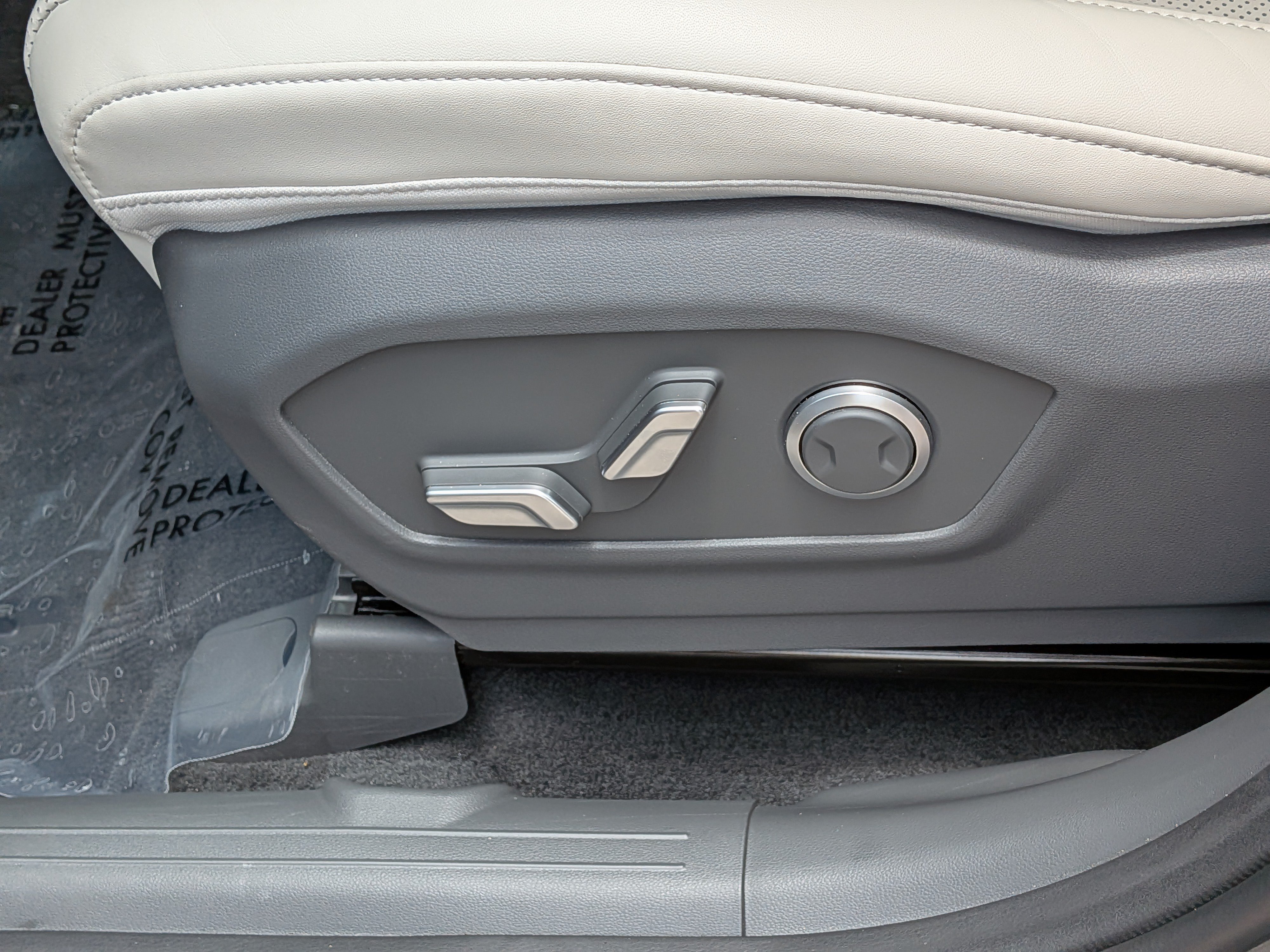 Used 2025 Hyundai Santa Fe SEL FWD image 22