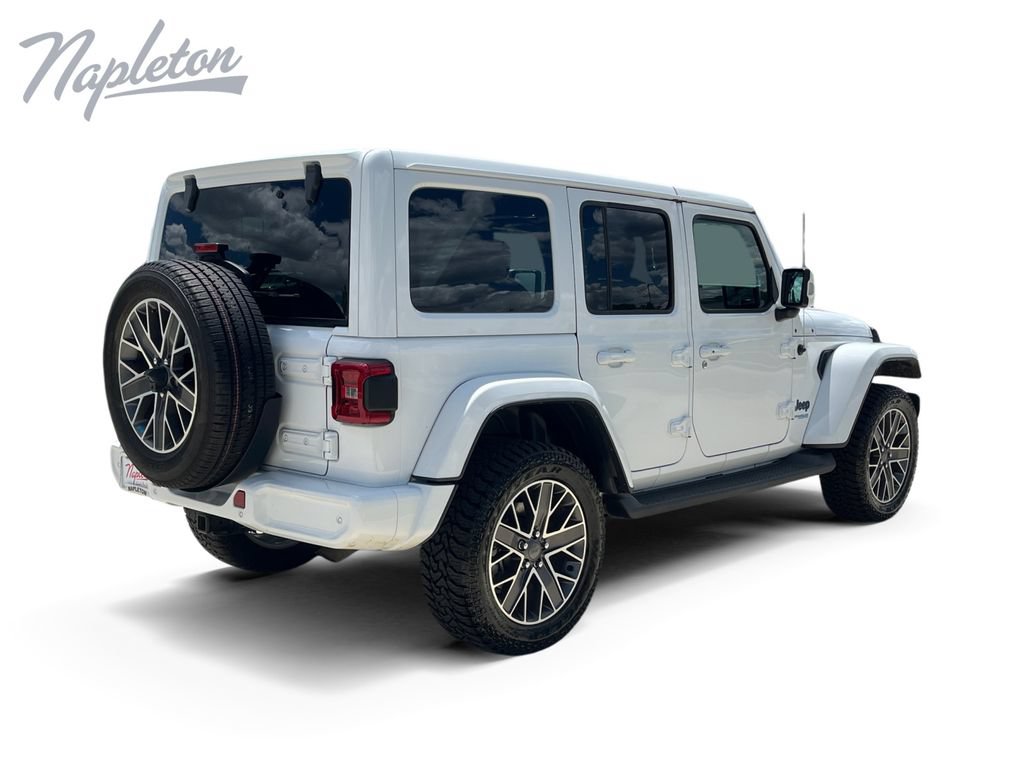 Used 2022 Jeep Wrangler Unlimited Sahara AWD/4WD image 5