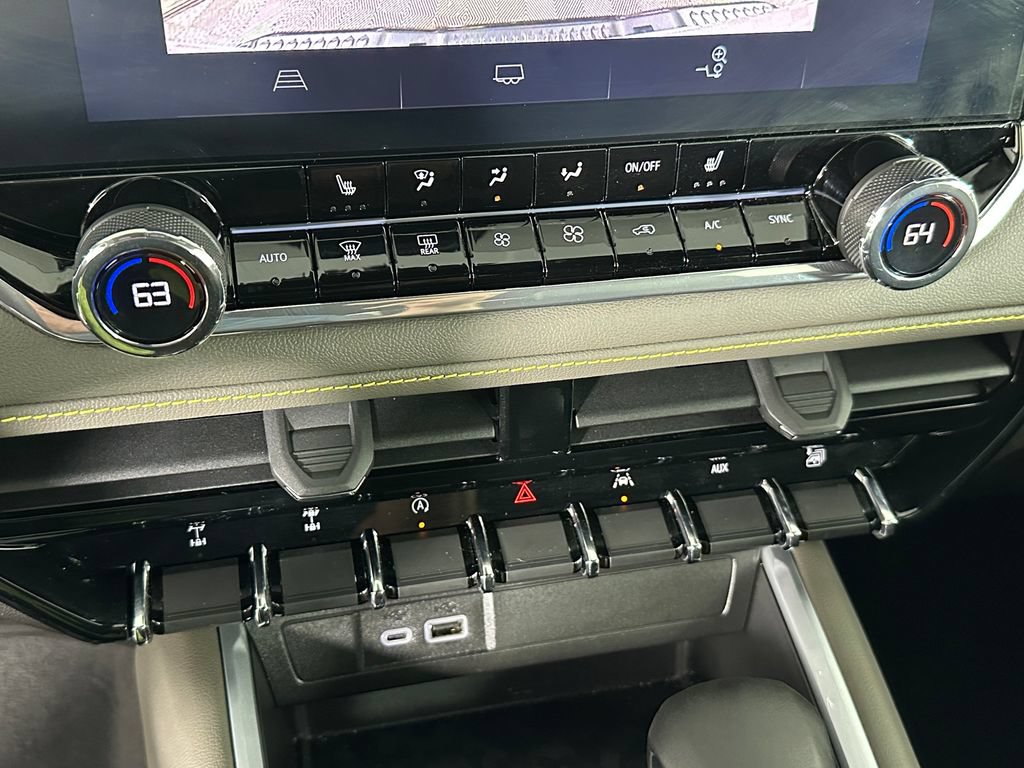 Used 2024 Chevrolet Colorado ZR2 AWD/4WD image 19