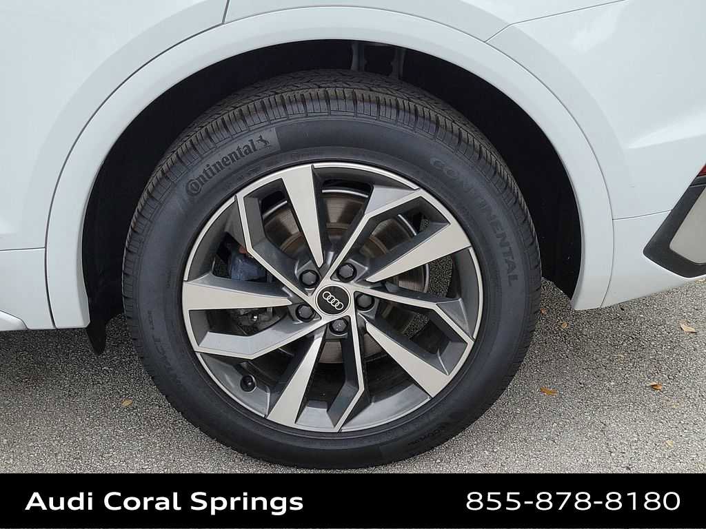 Used 2021 Audi Q5 2.0T Premium w/ Convenience Package image 16