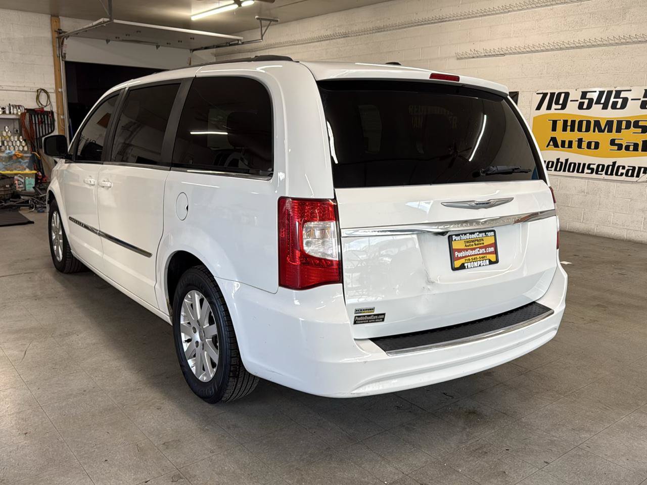 Used 2015 Chrysler Town & Country Touring FWD image 85