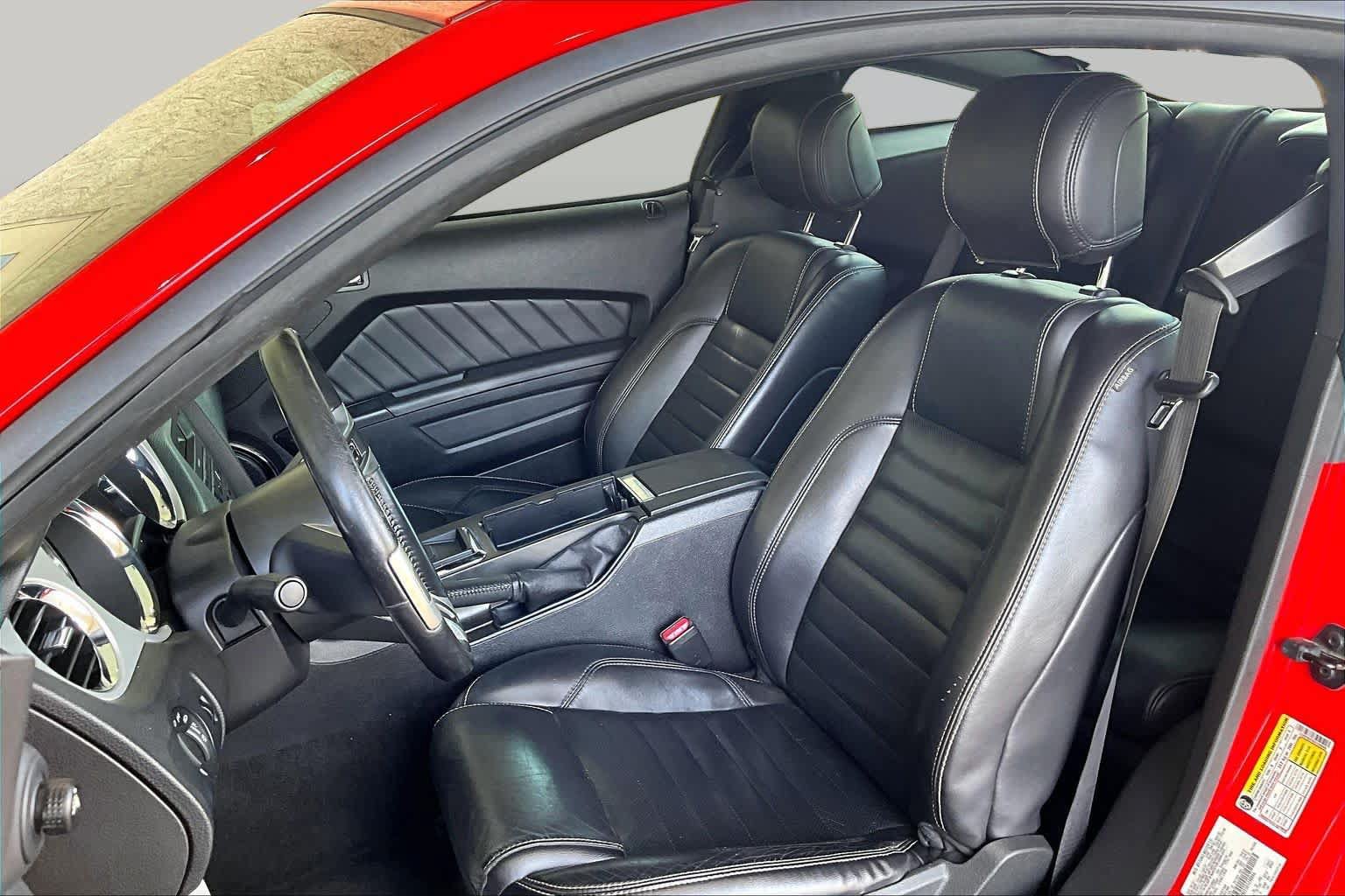 Used 2013 Ford Mustang GT Premium w/ Security Pkg RWD image 6