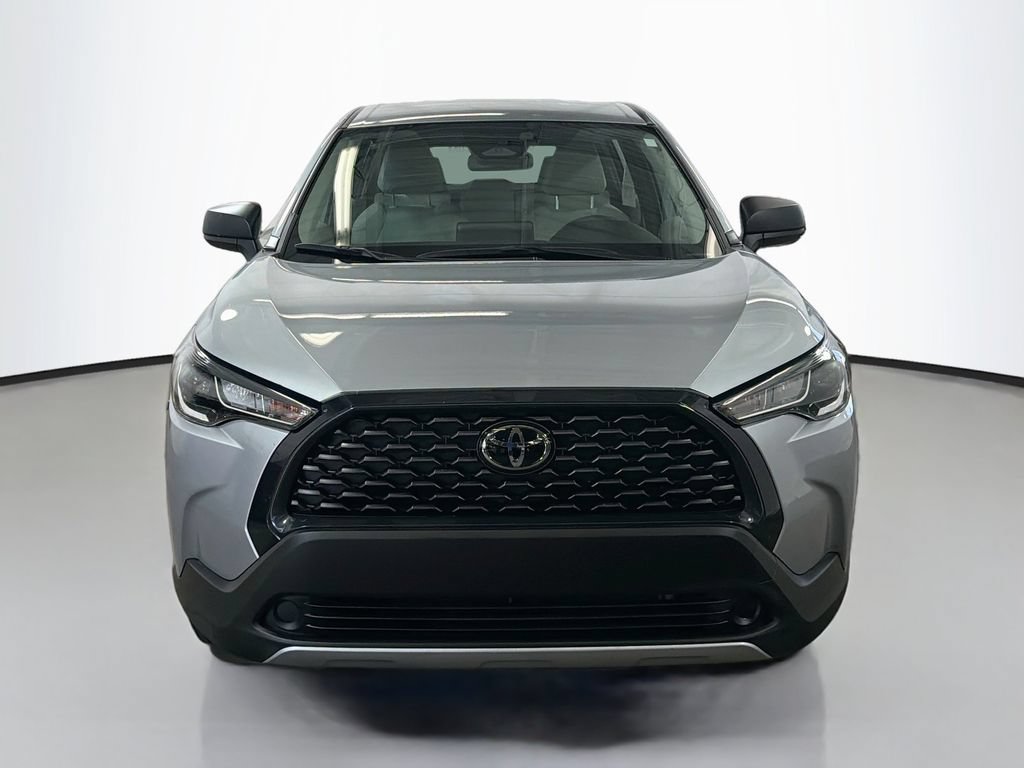 Used 2024 Toyota Corolla Cross L AWD/4WD image 2