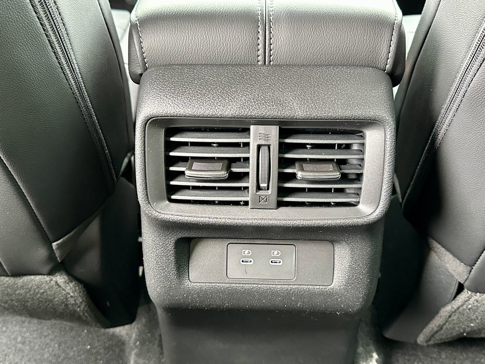 Used 2025 Nissan Murano SV image 34