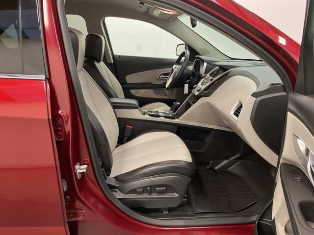 Used 2017 Chevrolet Equinox Premier w/ Enhanced Convenience Package AWD/4WD image 19
