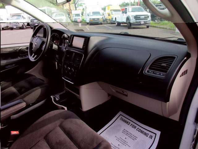 Used 2019 Dodge Grand Caravan SE FWD image 9