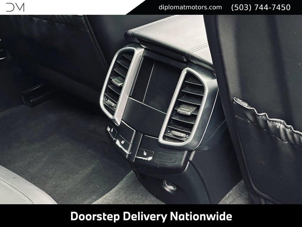 Used 2015 Porsche Cayenne Turbo AWD/4WD image 22