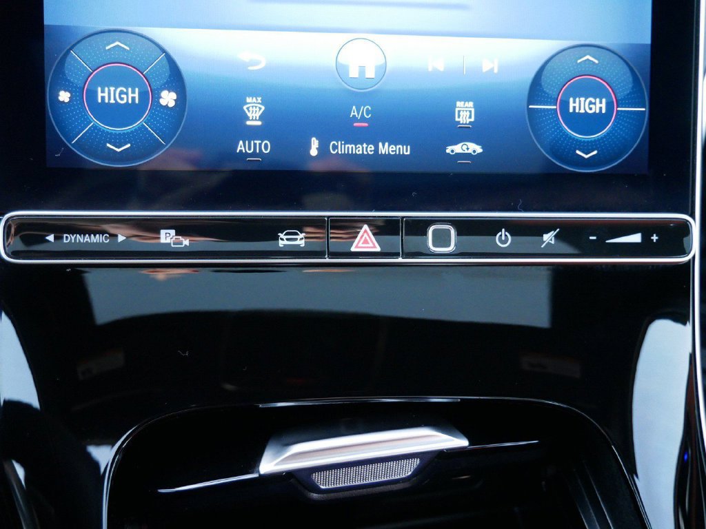 Used 2025 Mercedes-Benz C 300 4MATIC Sedan image 24