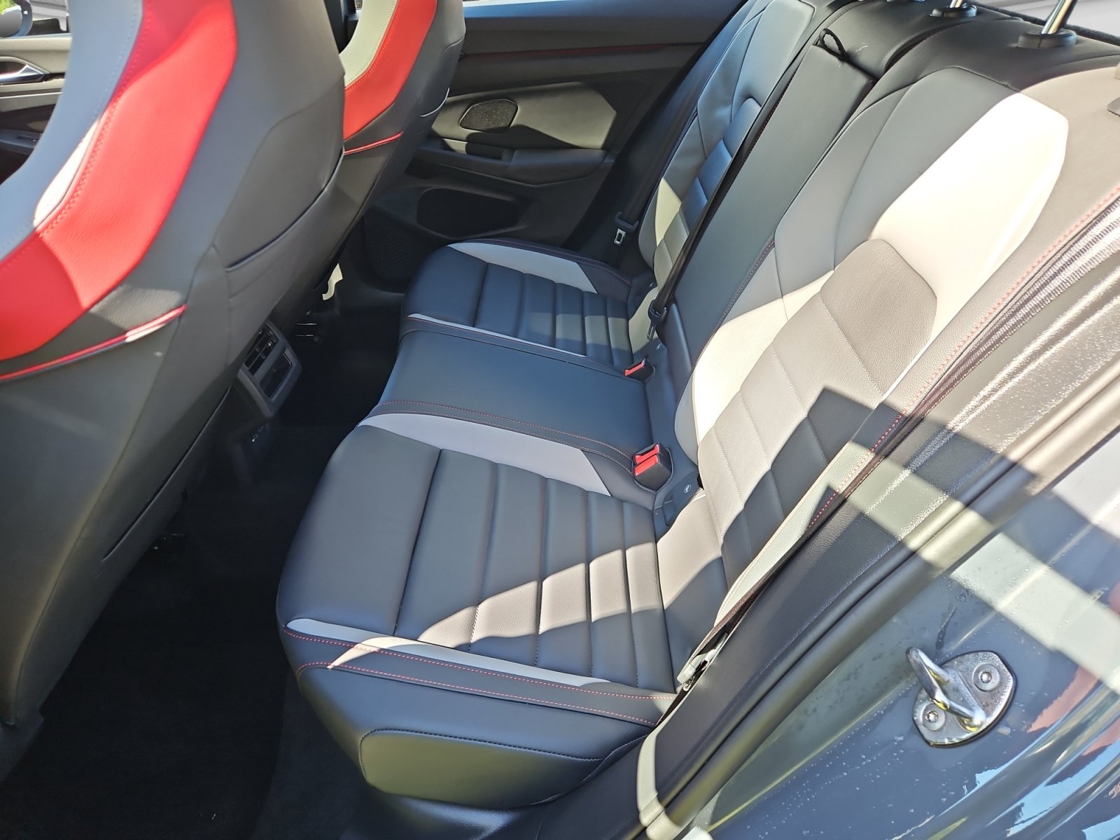 Used 2024 Volkswagen GTI SE FWD image 15