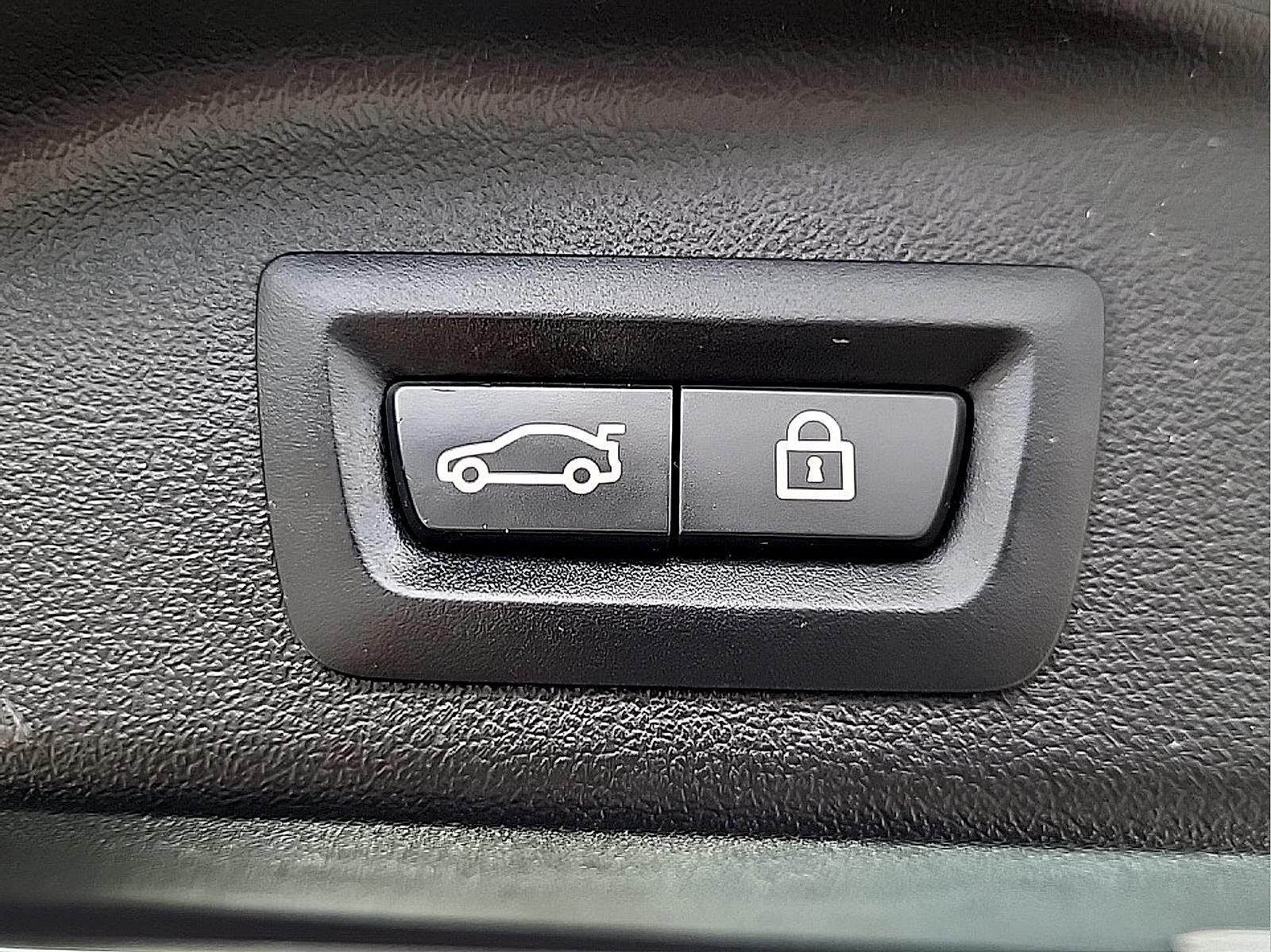 Used 2019 BMW X5 xDrive50i w/ M Sport Package AWD/4WD image 28