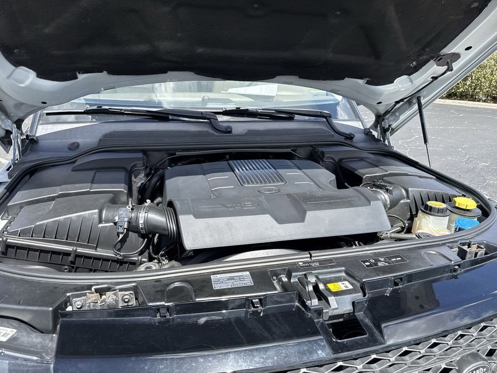 Used 2013 Land Rover Range Rover Sport HSE image 18