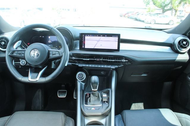 Used 2025 Alfa Romeo Tonale w/ Premium Package AWD/4WD image 16