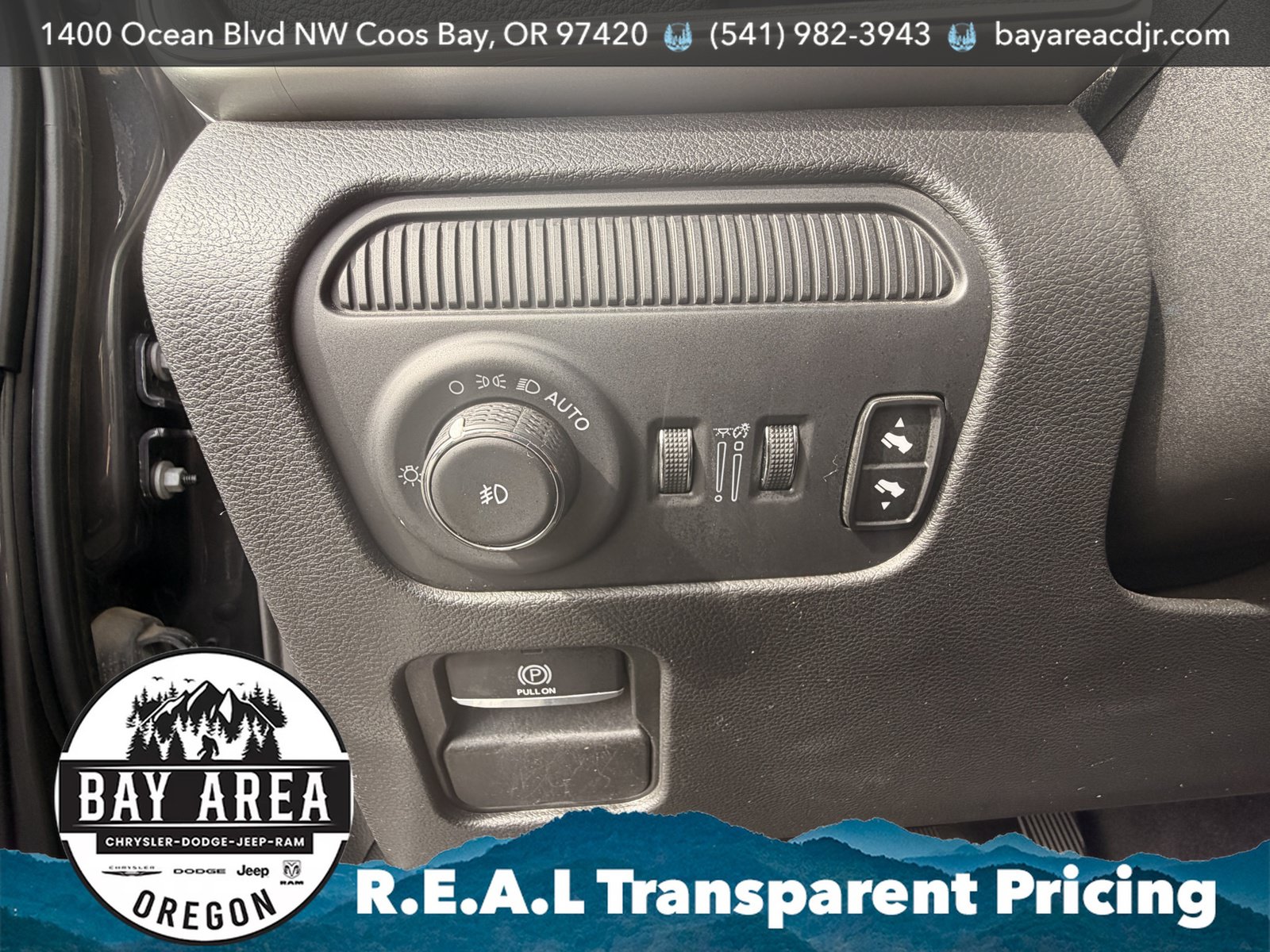 Used 2024 Jeep Wagoneer L Series III w/ Flexible Seating Group AWD/4WD image 20
