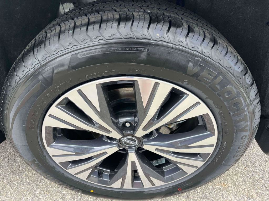 Used 2023 Nissan Rogue SV image 35