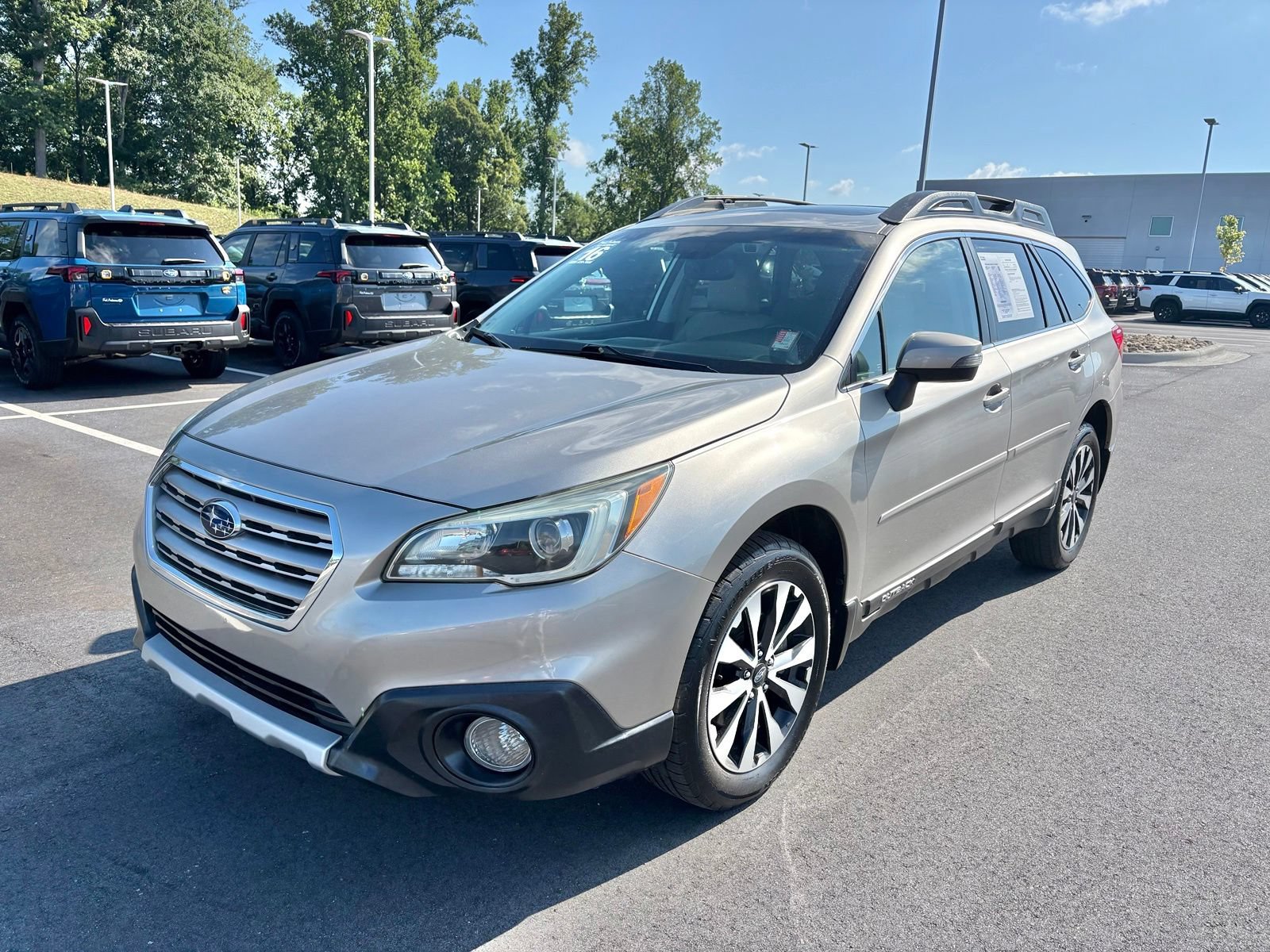 Used 2016 Subaru Outback 2.5i Limited AWD/4WD image 3