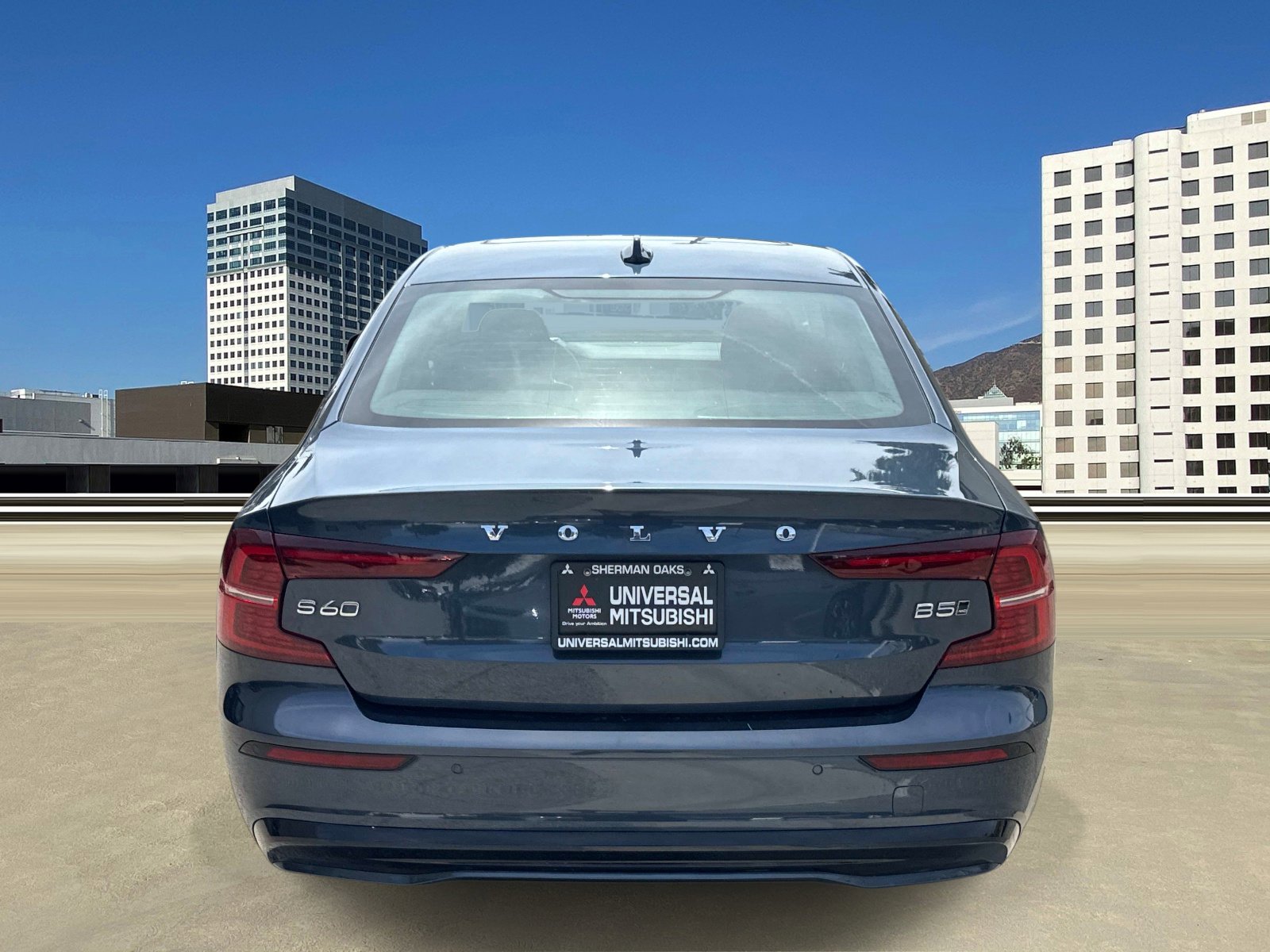 Used 2024 Volvo S60 B5 Core image 4